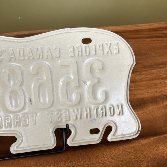 Vintage NORTHWEST TERRITORIES POLAR BEAR LICENSE PLATE W/NWT FEB 1991 Tag #35681 - Picture 9 of 9